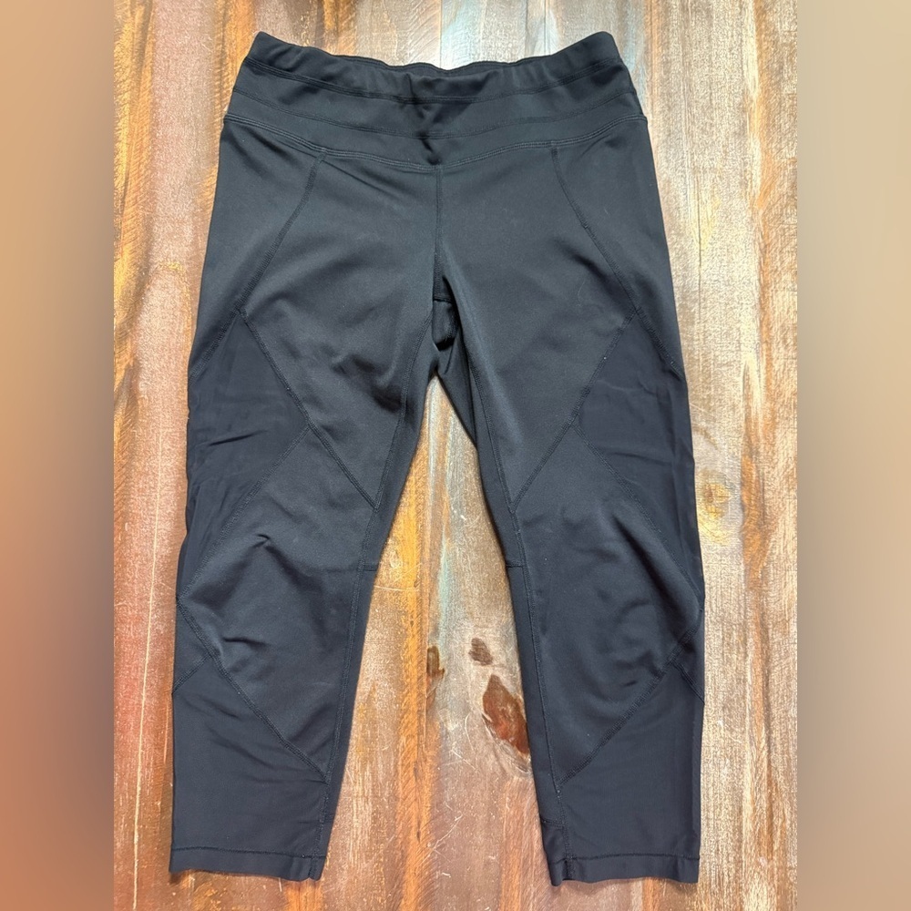 Athleta Women’s Cropped Leggings Size Small Athletic Yoga Workout Capri EUC